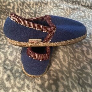 Austrian Wool Slippers Womans 9/10
